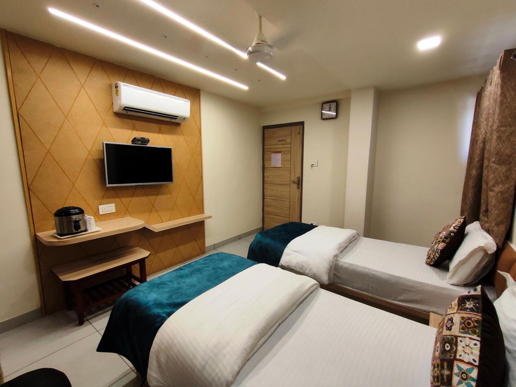 Hotel Kinara Amhedabad Dış mekan fotoğraf