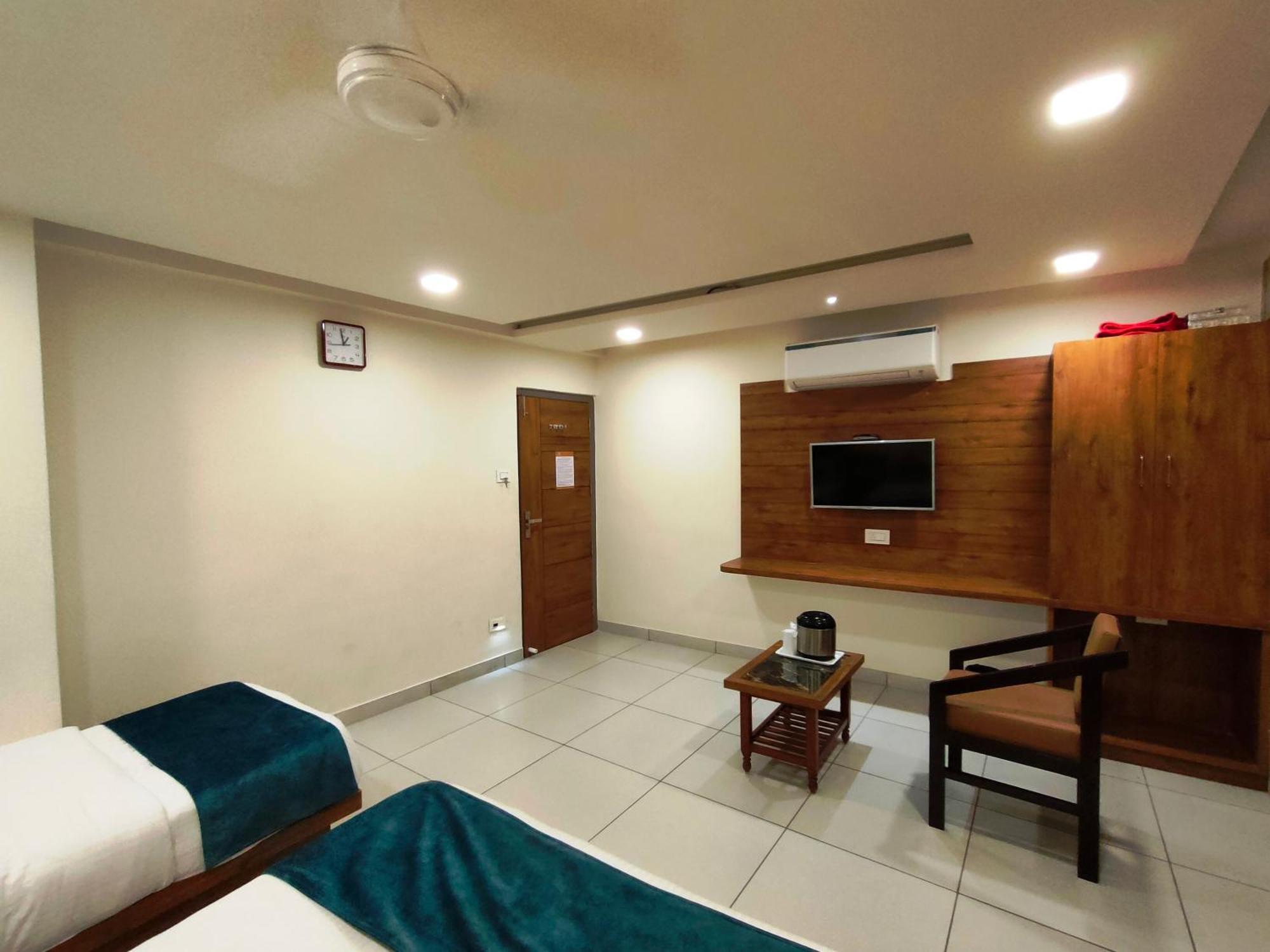 Hotel Kinara Amhedabad Dış mekan fotoğraf